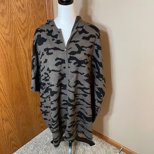 Tahari heavy weight came knit hooded cape/poncho  vest  2X